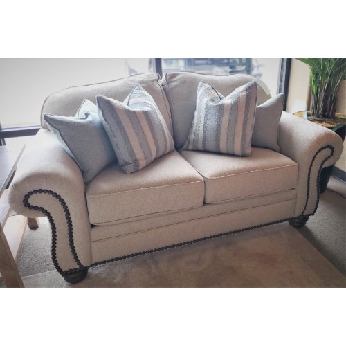 Bexley Loveseat
